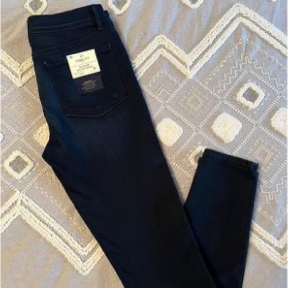 Fidelity mid rise skinny Belvedere dark denim. 
Size 30. Inseam is 33”/34”…NEW - Picture 1 of 3